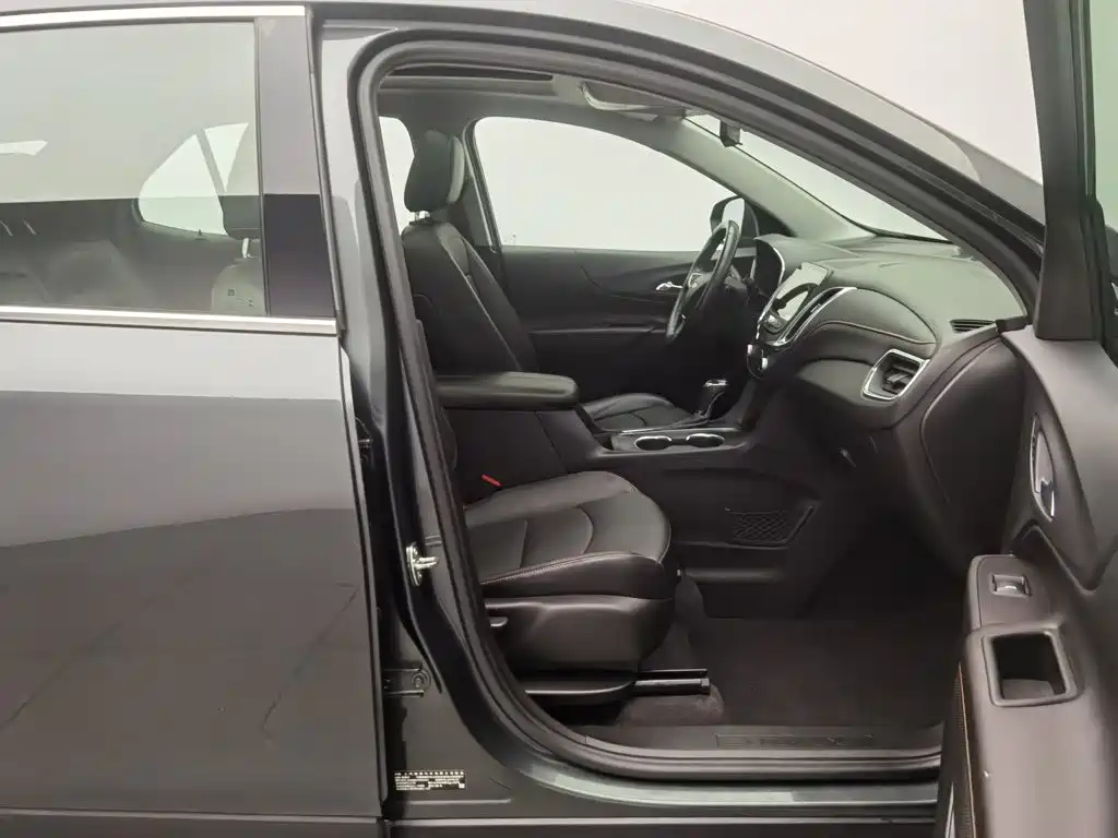 Chevrolet Equinox — миниатюра 23