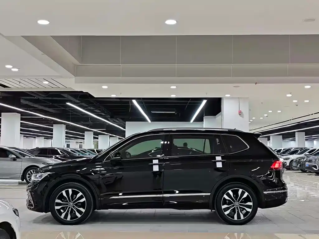Volkswagen Tiguan L — миниатюра 3