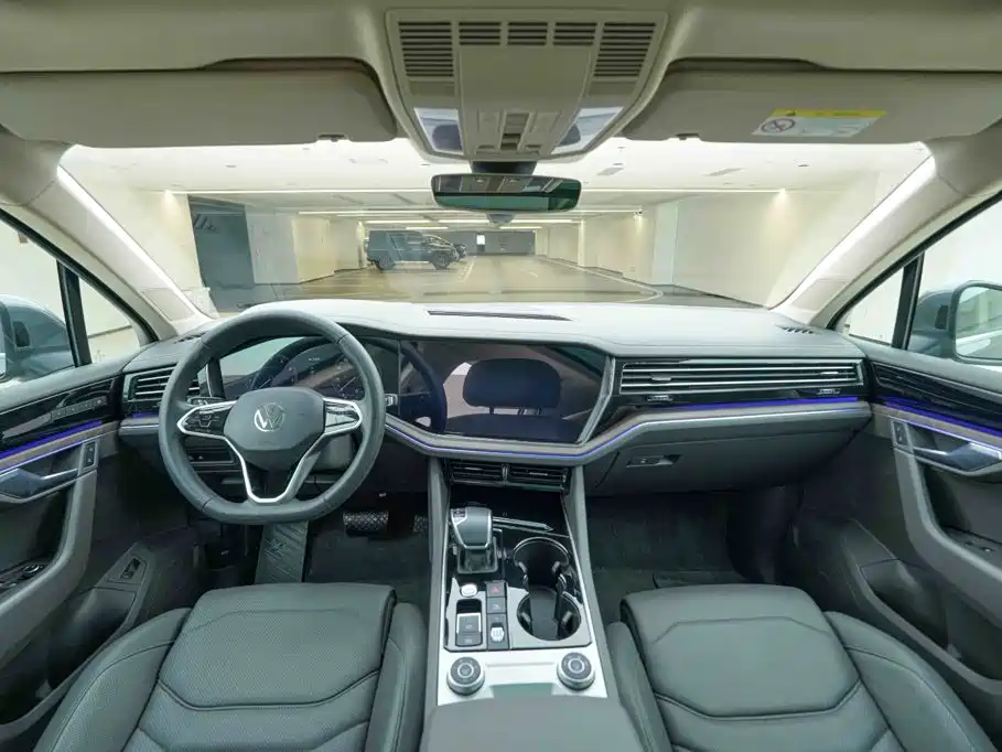 Volkswagen Touareg — миниатюра 18