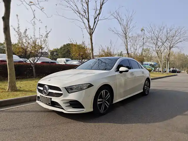 MERCEDES-BENZ A CLASS 2019