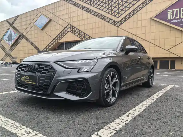 AUDI  A3 2021