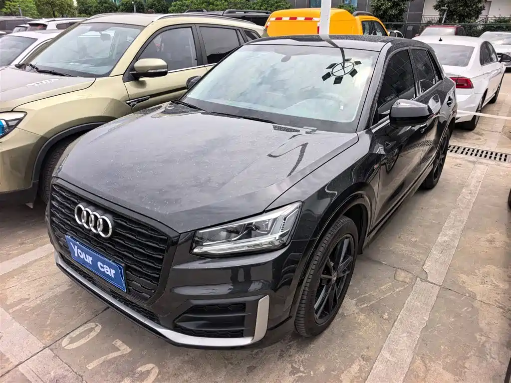 Audi Q2L 2019