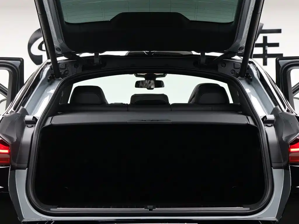 BMW X6 M — миниатюра 11