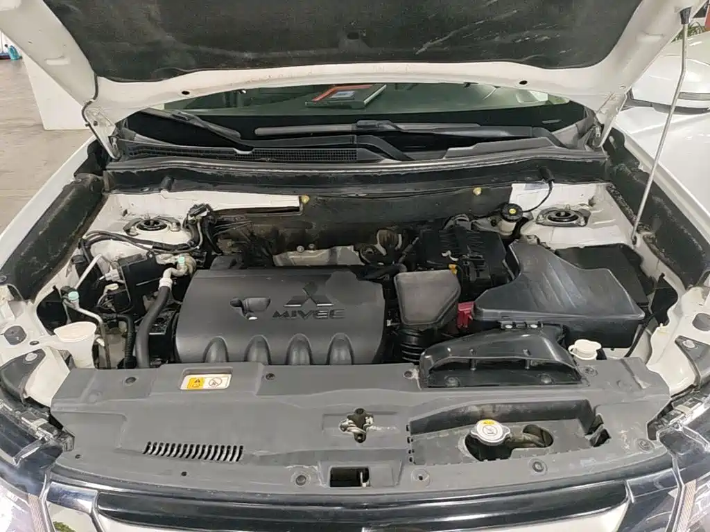 Mitsubishi Outlander — миниатюра 20