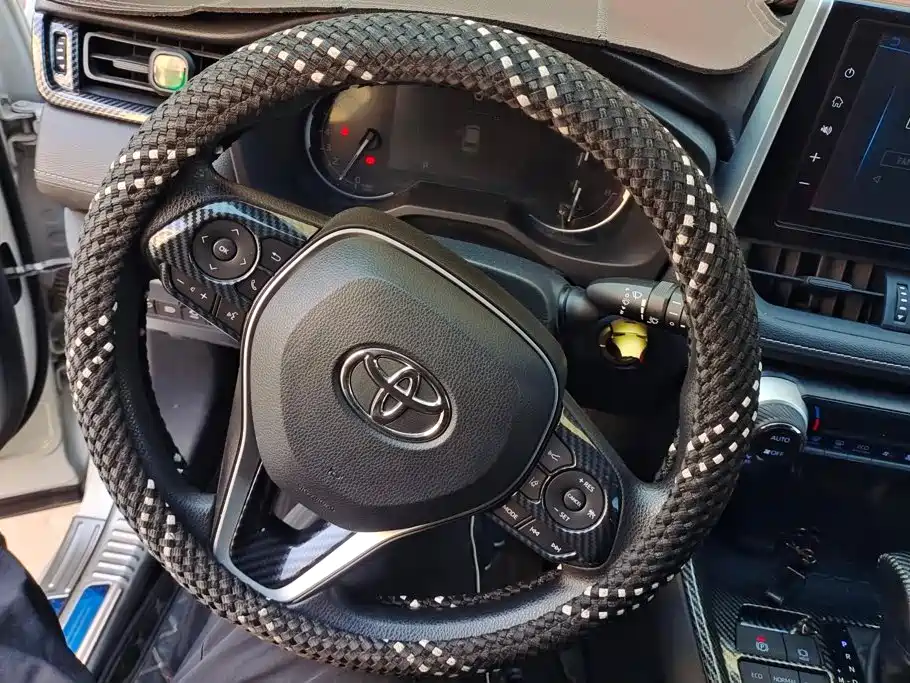 Toyota RAV4 — миниатюра 15