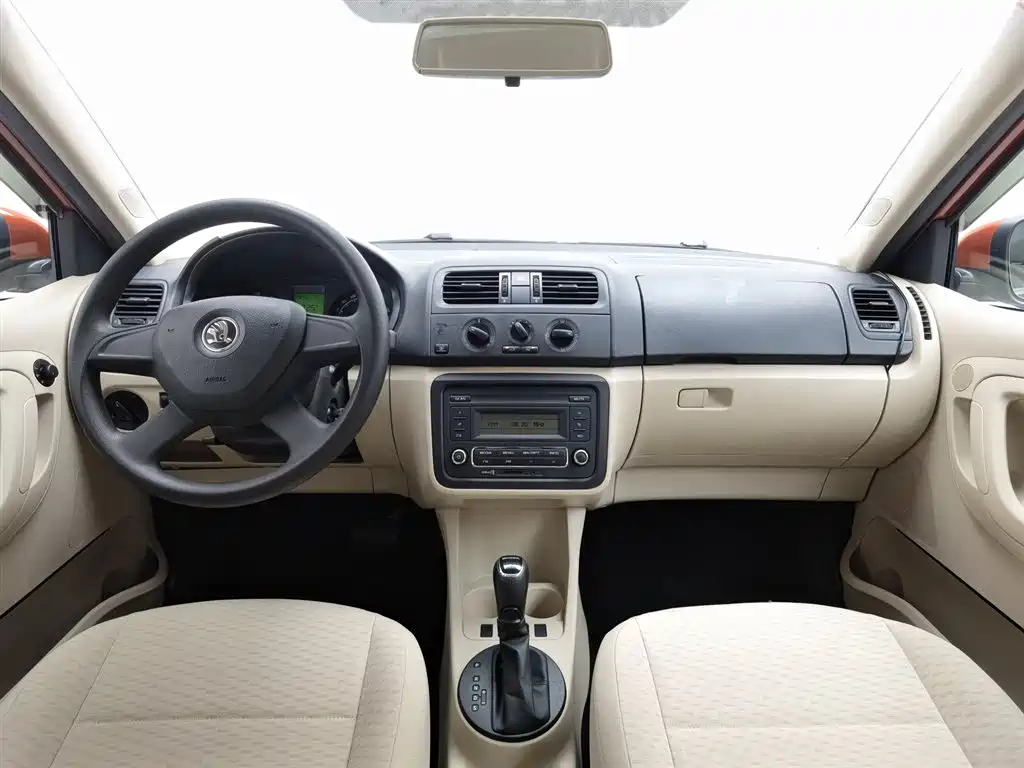 Skoda Fabia 2014 1.4L AT
