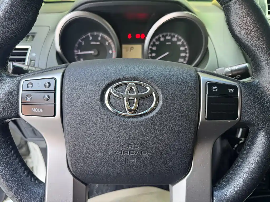 TOYOTA PRADO