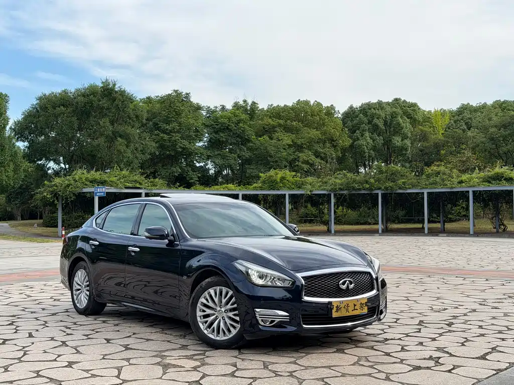 Infiniti Q70 — миниатюра 3
