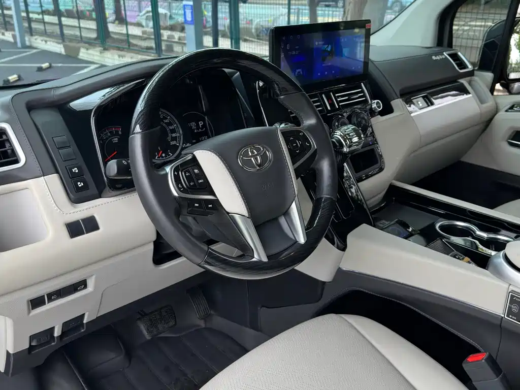 Toyota Hiace — миниатюра 9