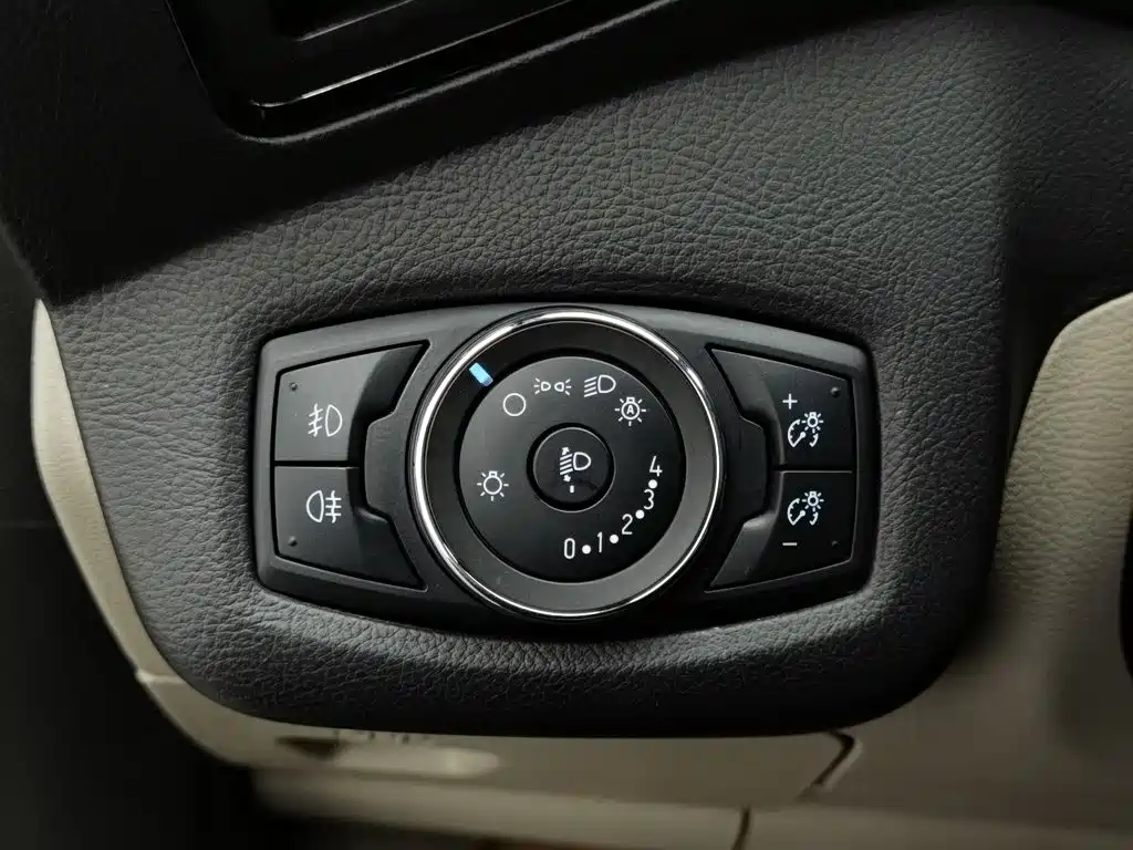 Ford Kuga — миниатюра 21