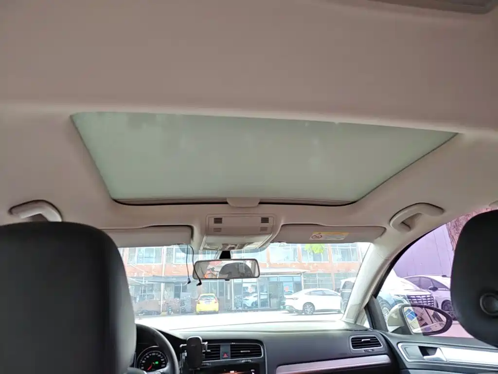 Volkswagen Golf — миниатюра 18