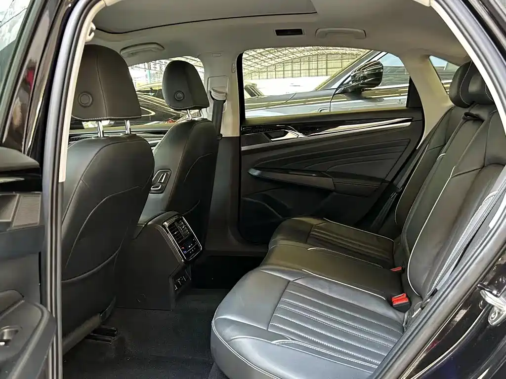 Volkswagen Passat — миниатюра 5