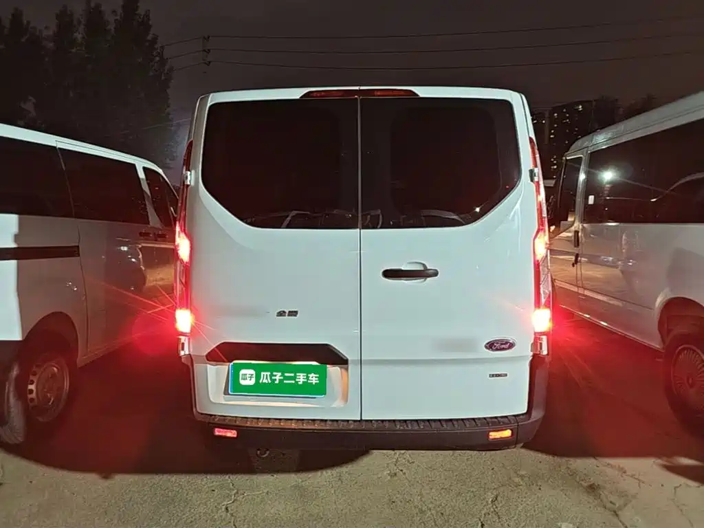Ford Transit — миниатюра 6
