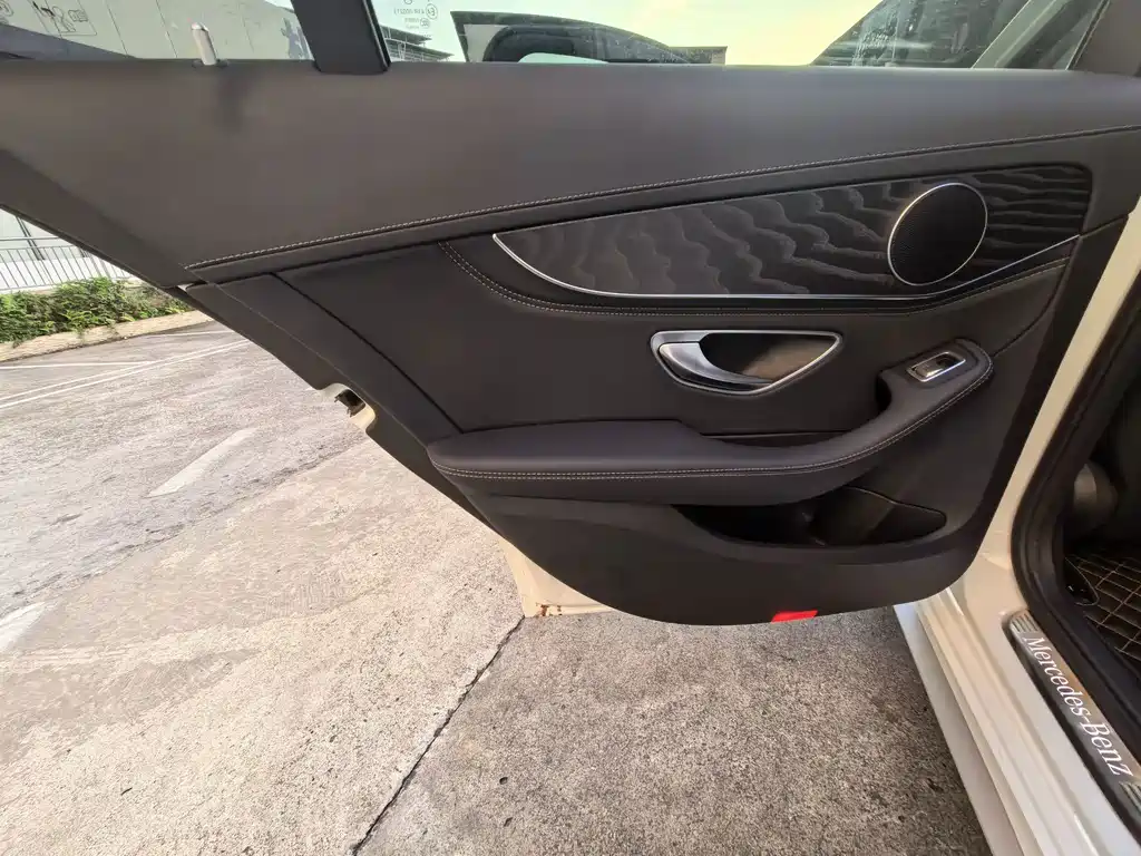 Mercedes-Benz C-Class — миниатюра 18
