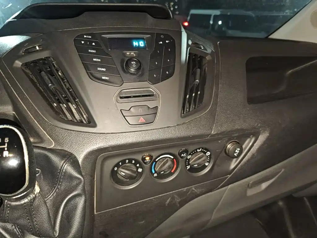 Ford Transit — миниатюра 13