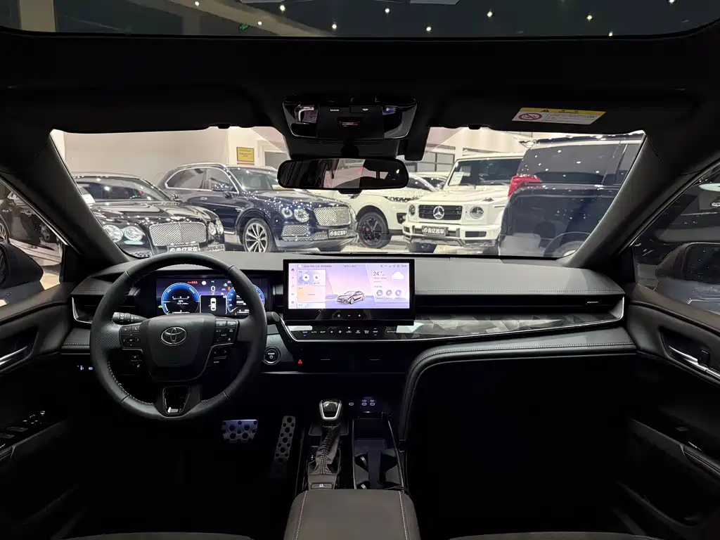 Toyota Camry 2024 2.0HXS Sport Plus
