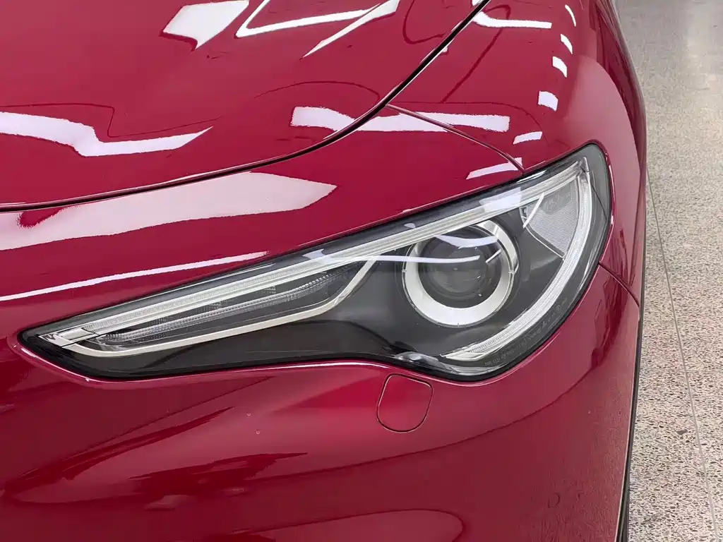 Alfa Romeo Stelvio — миниатюра 11