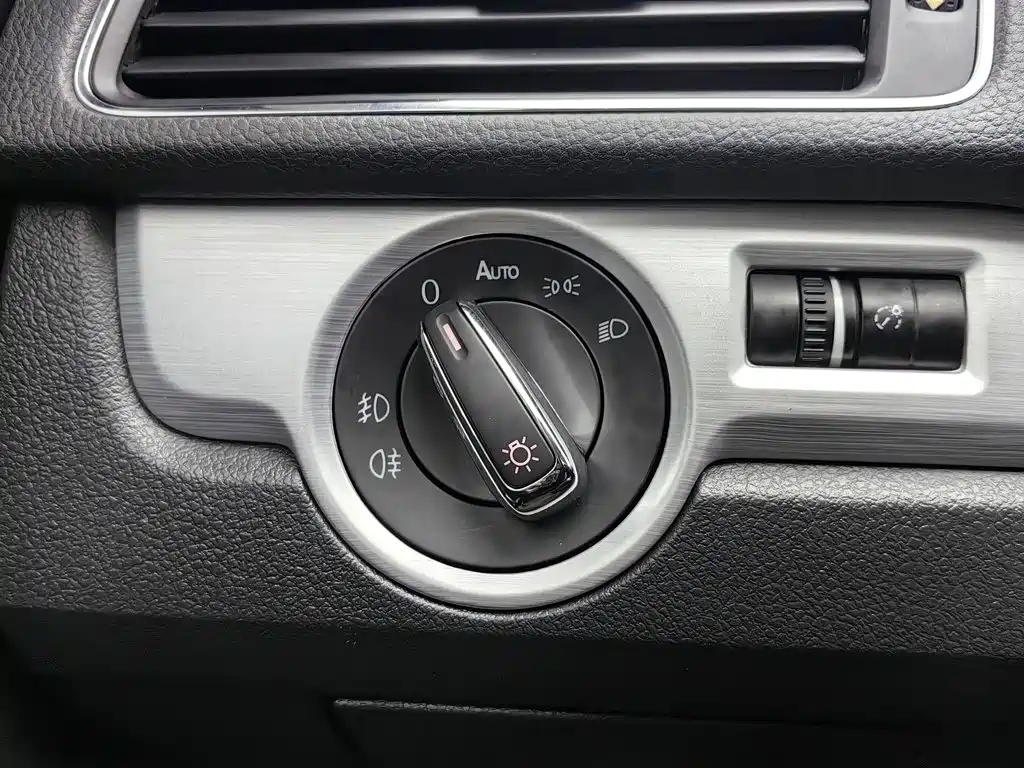 Volkswagen Passat — миниатюра 21