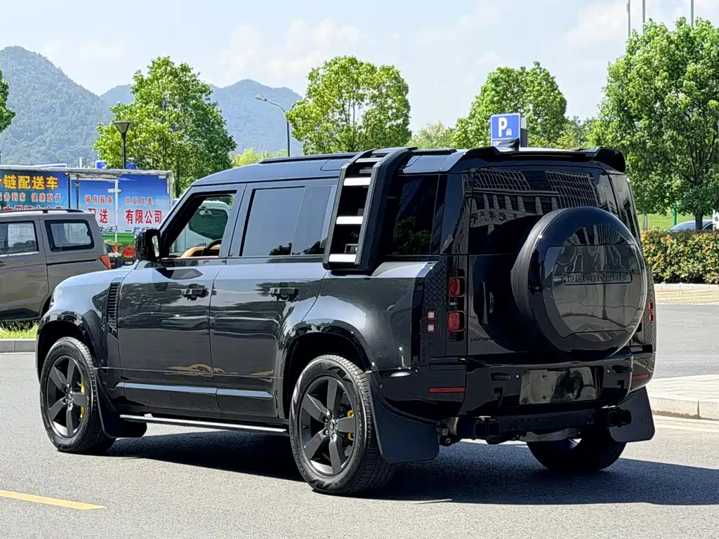 Land Rover Defender — миниатюра 4