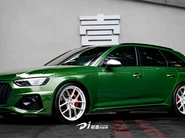 AUDI RS 4 2021