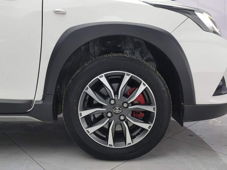 Toyota YARiS L Zhi Xuan 1.5 л 2023 г. Белый, пробег 22500 км