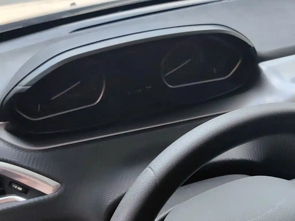 Peugeot 2008 — миниатюра 12