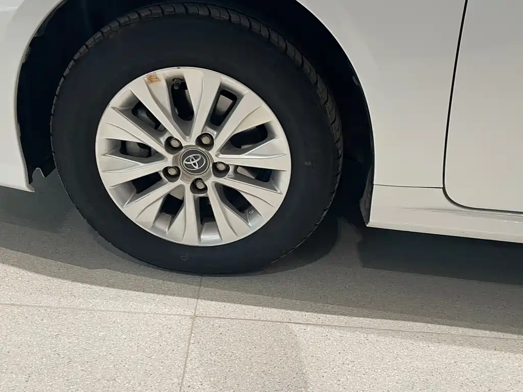 Toyota Corolla — миниатюра 12