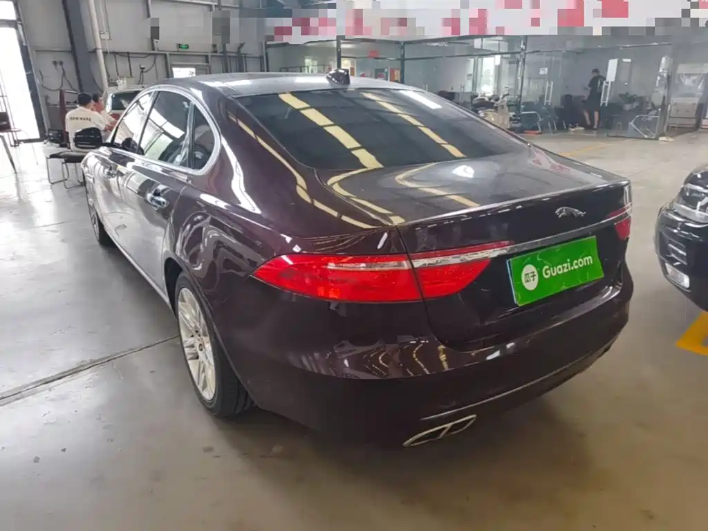 Jaguar XFL — миниатюра 5