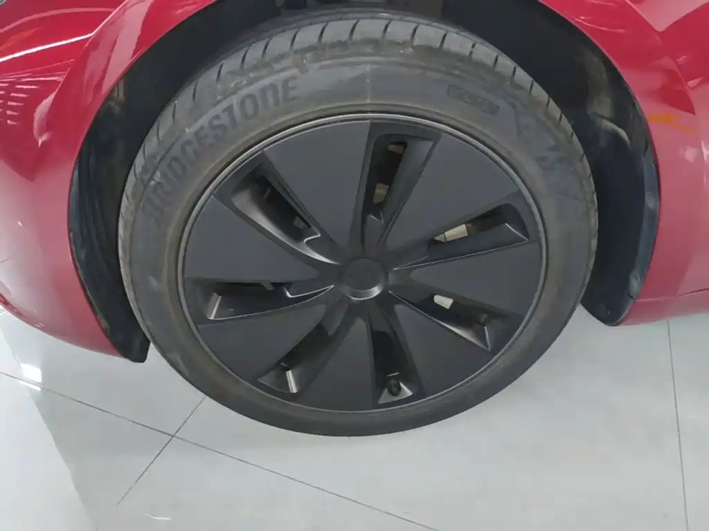 Tesla Model 3 — миниатюра 23