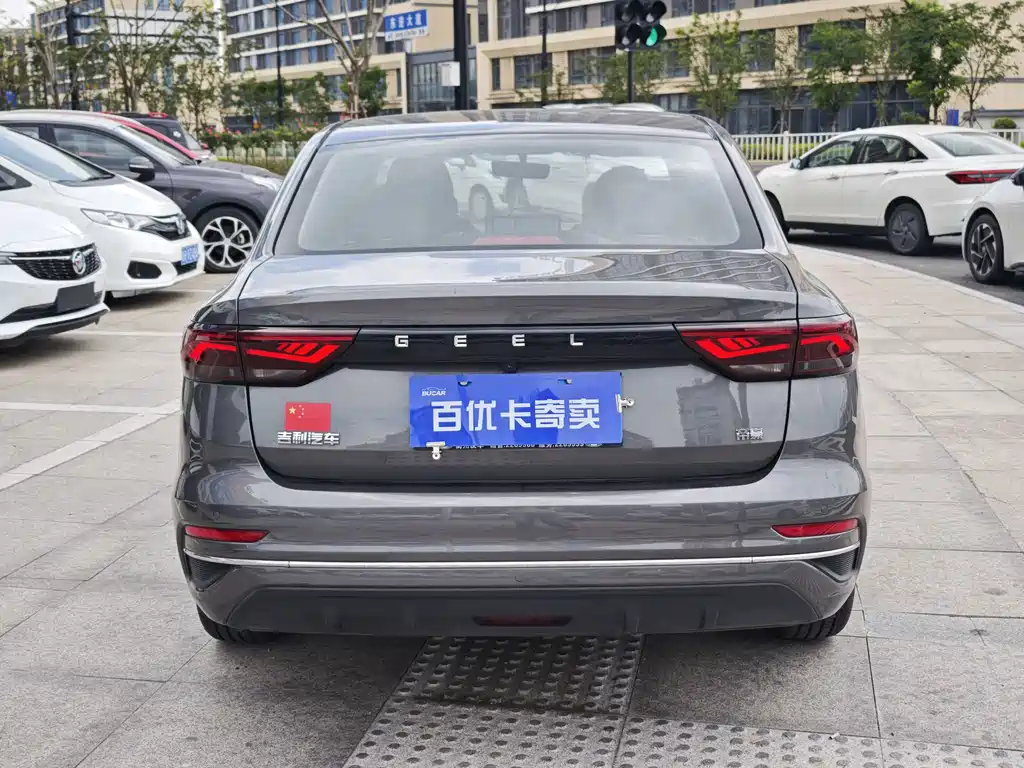 Geely Emgrand - фото 5