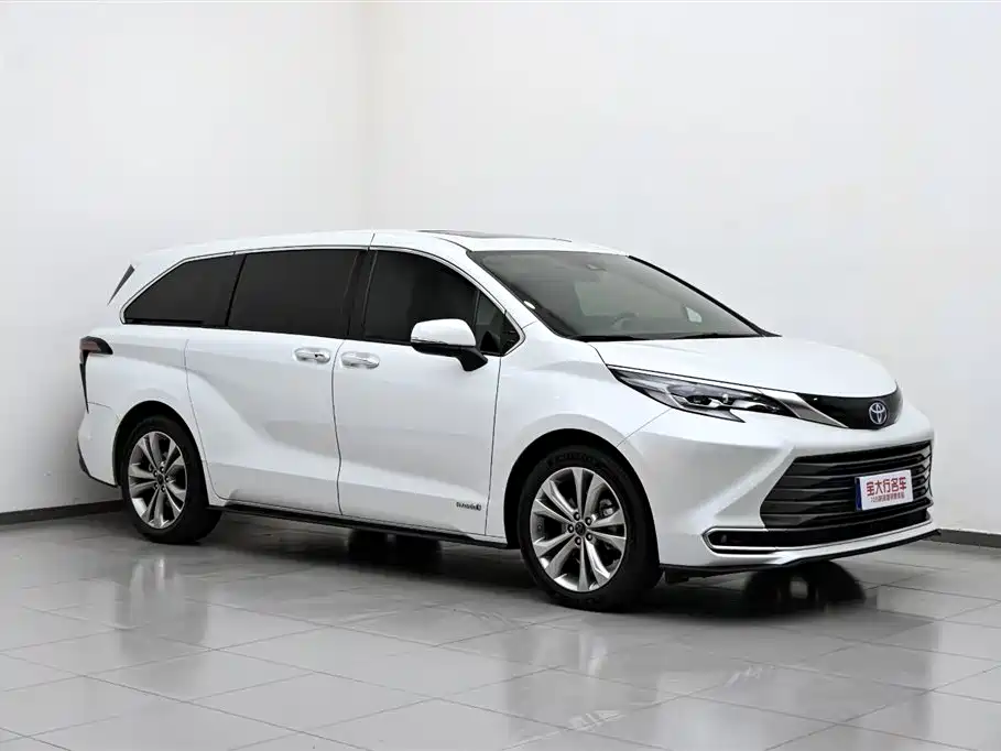 TOYOTA SIENNA