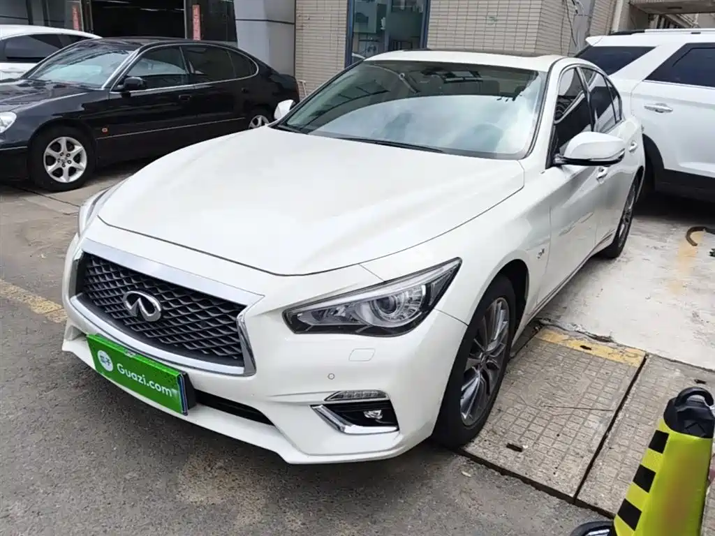 Купить Infiniti Q50L