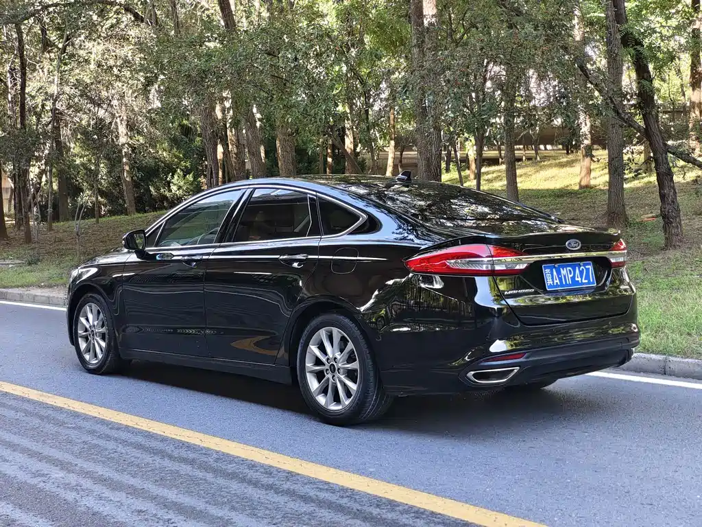 Ford Mondeo — миниатюра 6