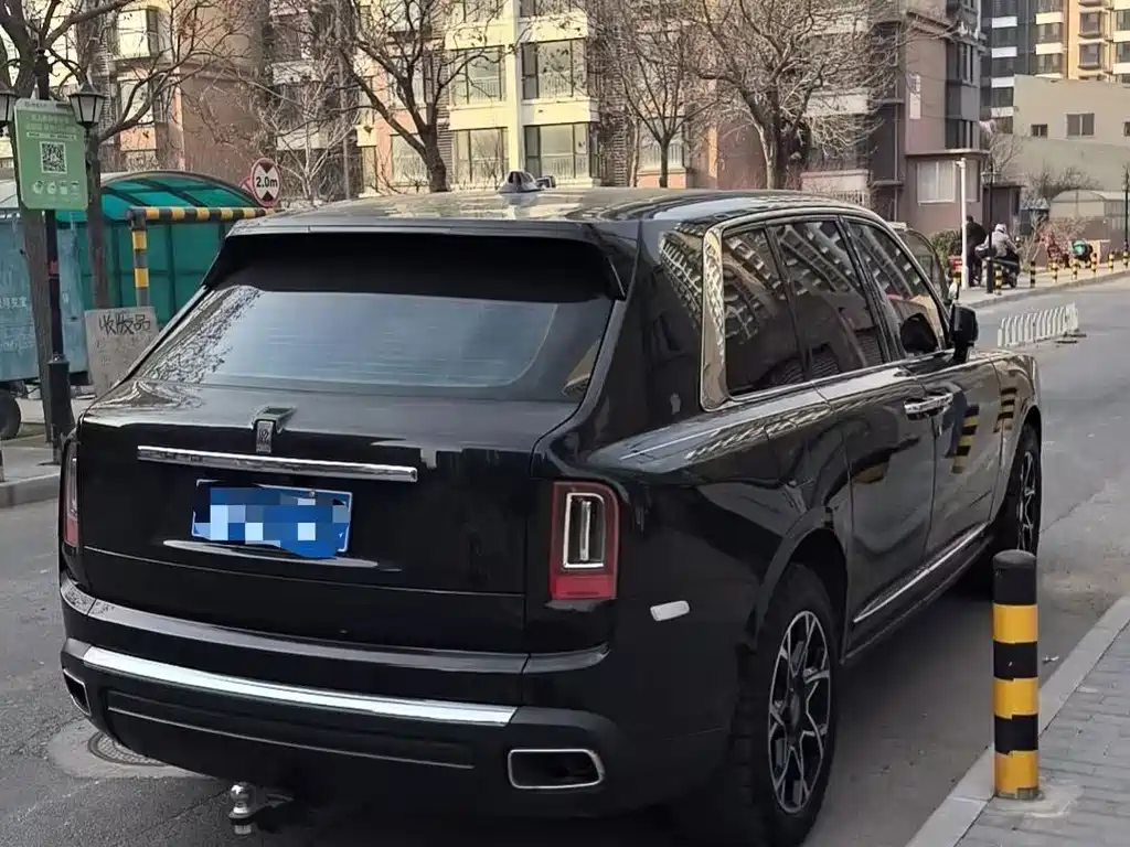 Rolls-Royce Cullinan — миниатюра 2