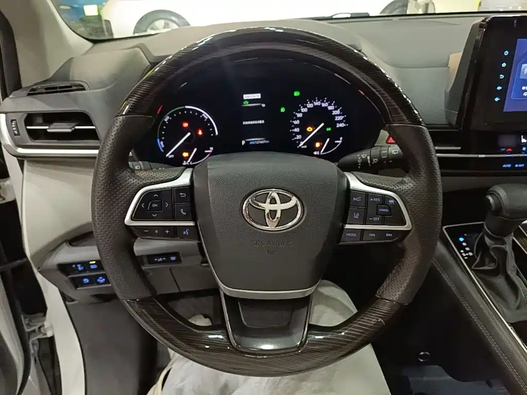 Toyota Sienna — миниатюра 11