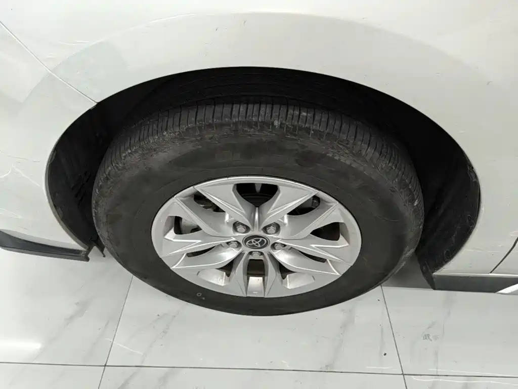 Toyota Granvia — миниатюра 23