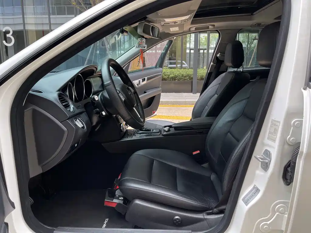 Mercedes-Benz C-Class (Import) — миниатюра 14