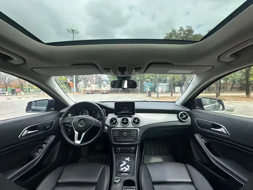 Mercedes-Benz GLA 2016 GLA 200 Fashion