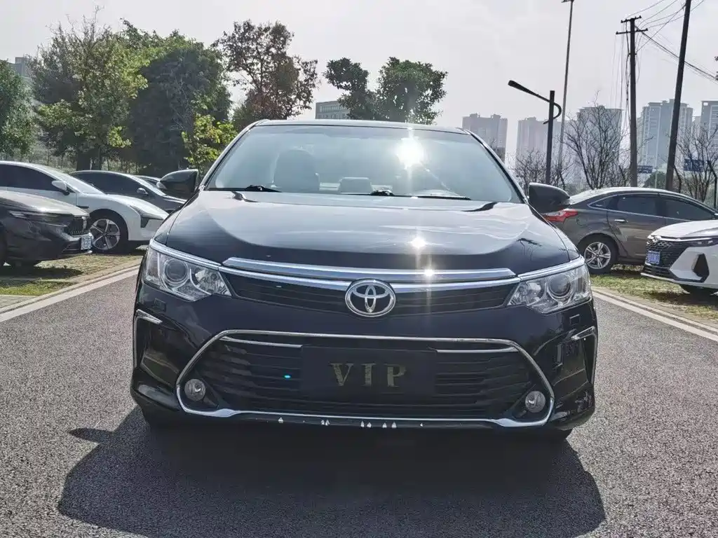 TOYOTA CAMRY