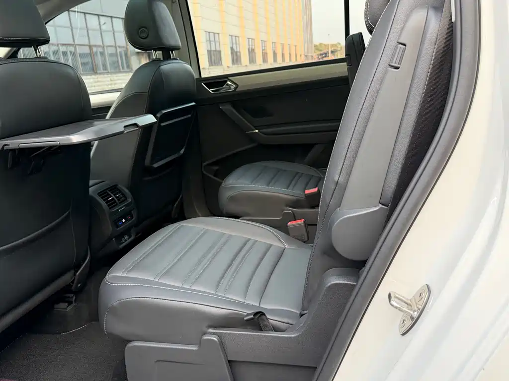 Volkswagen Touran — миниатюра 7