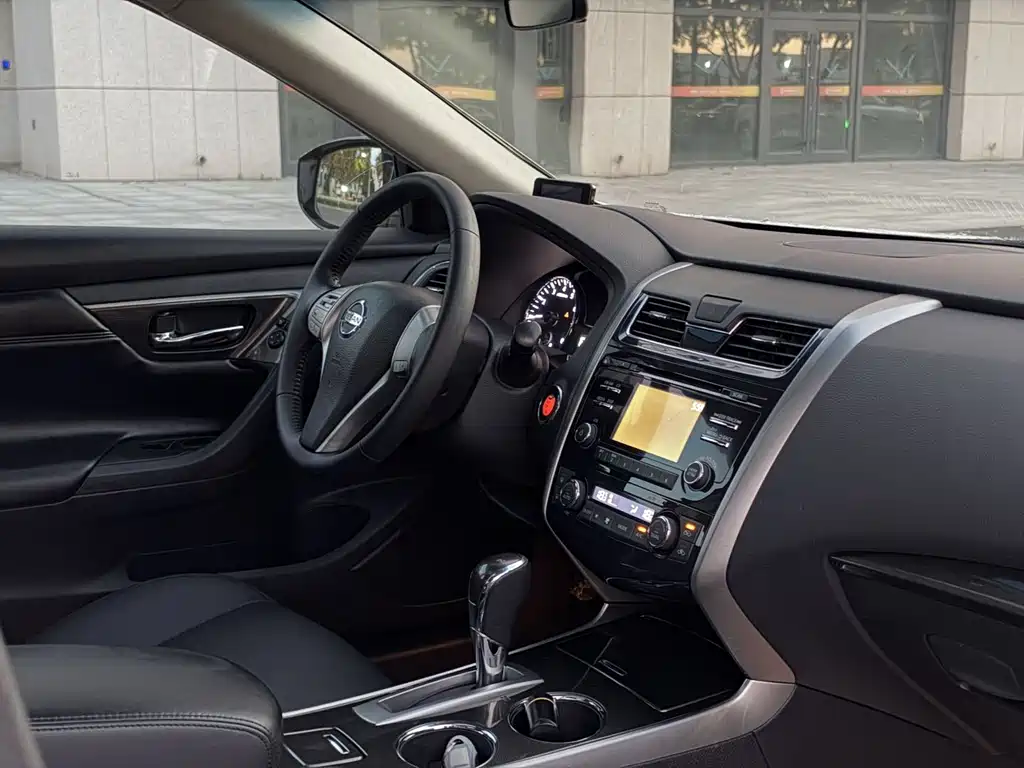 Nissan Teana — миниатюра 10