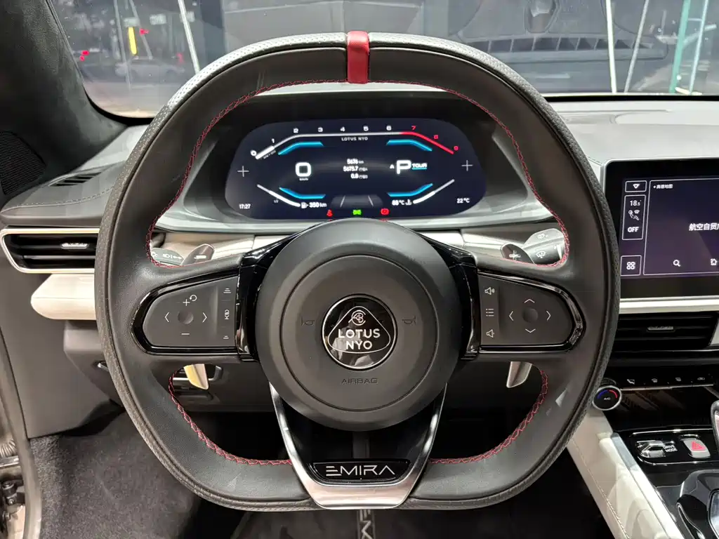 Lotus Emira — миниатюра 9