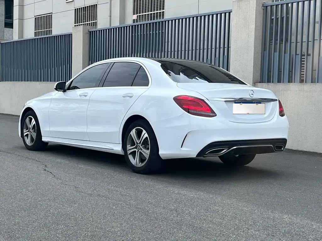 Mercedes-Benz C-Class — миниатюра 4
