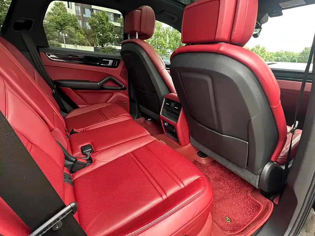 Porsche Cayenne — миниатюра 17