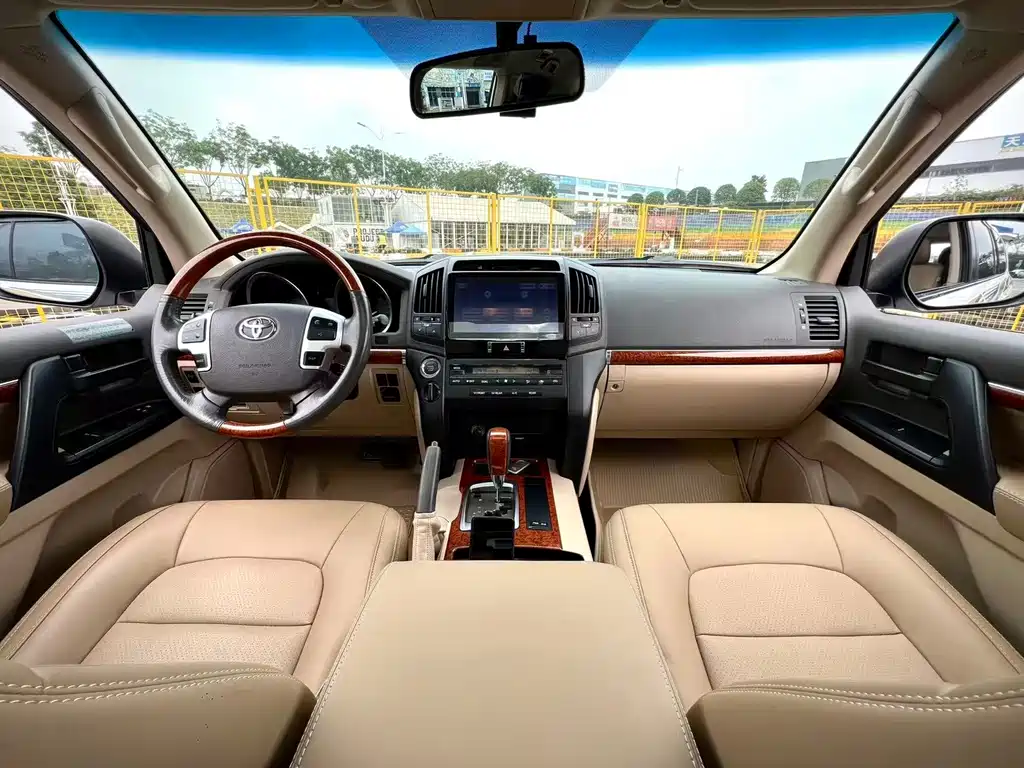 Toyota Land Cruiser — миниатюра 7