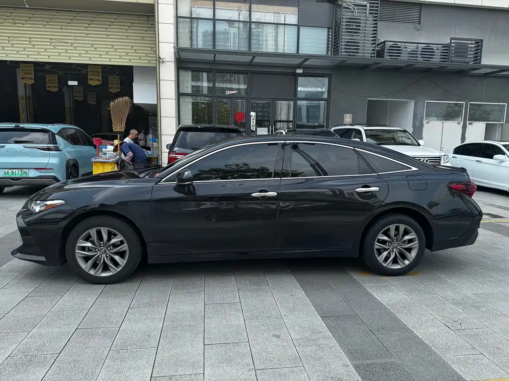 Toyota Avalon — миниатюра 3