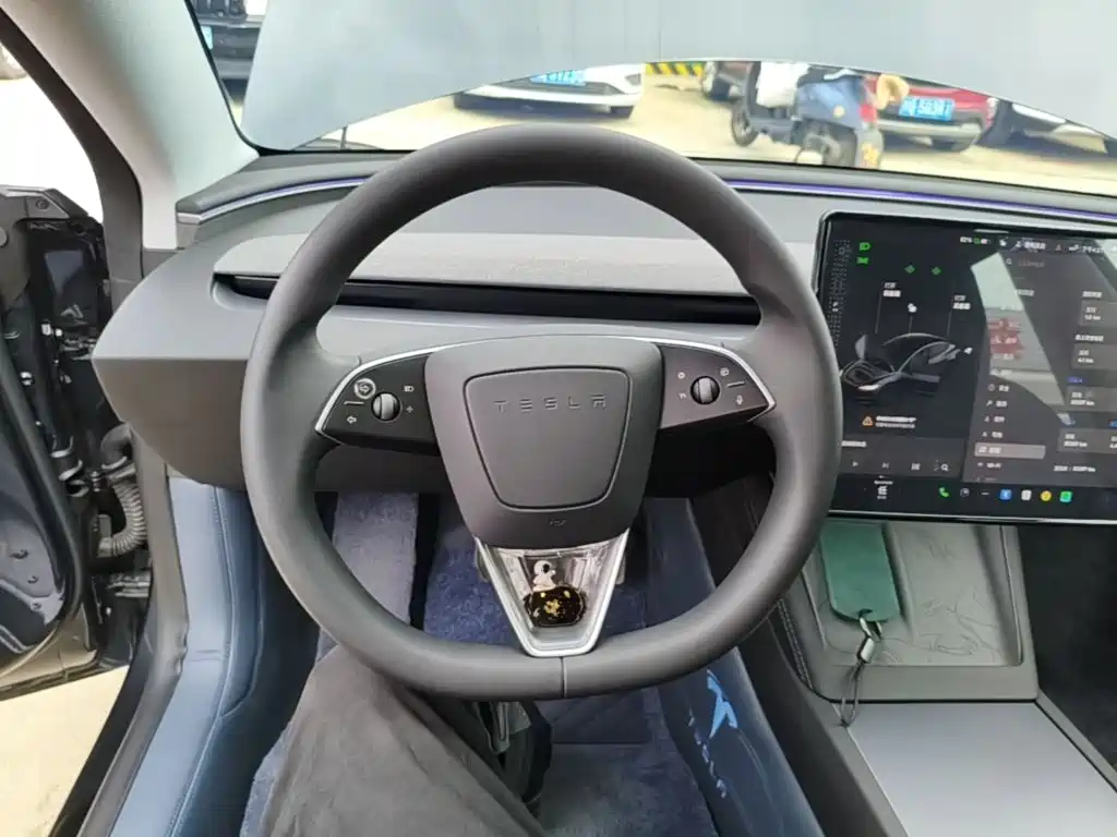 Tesla Model 3 — миниатюра 11