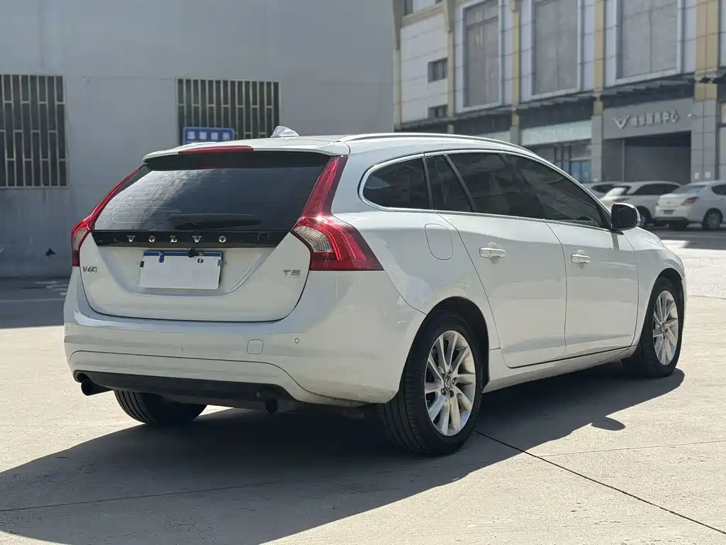 Volvo V60 — миниатюра 8