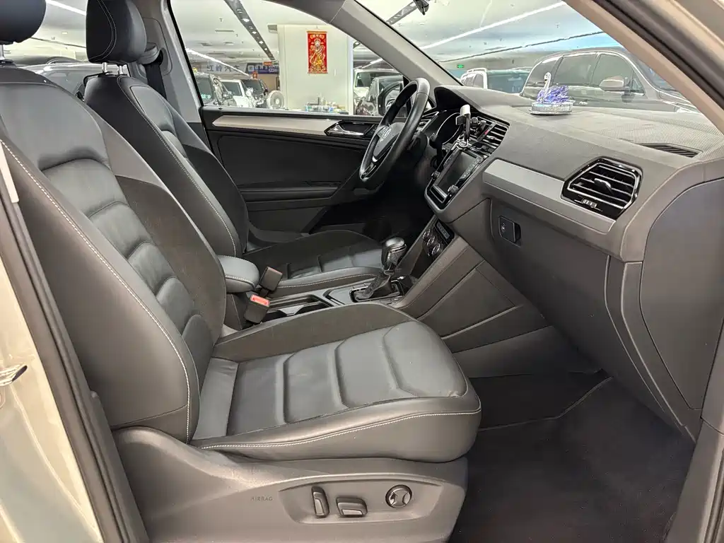 Volkswagen Tiguan L — миниатюра 12