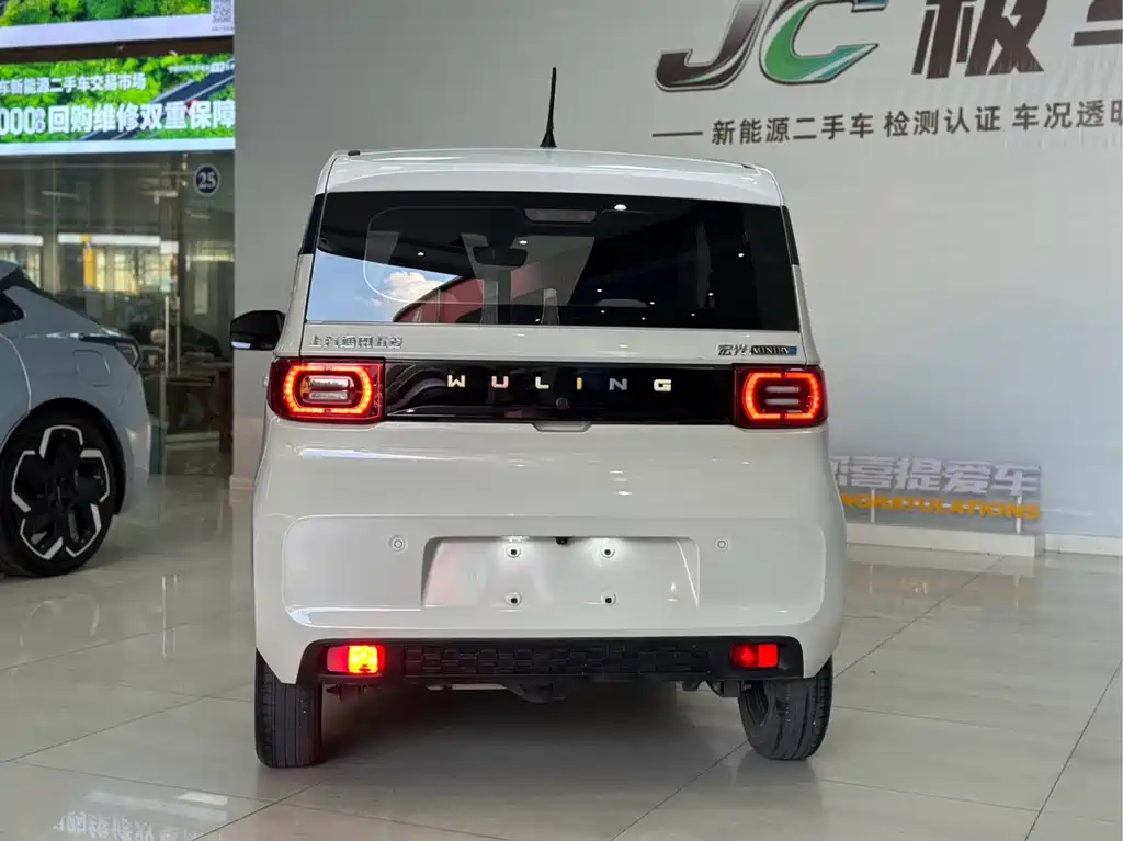 Wuling MINIEV — миниатюра 6